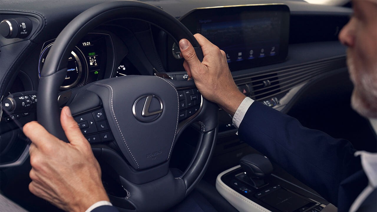 dxp-2022-lexus-ls-features-lexus-safety-system-plus-a-1280x720