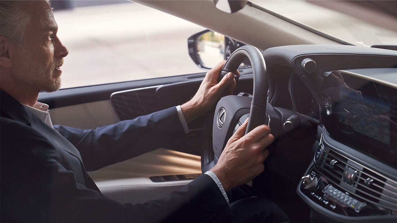 dxp-2022-lexus-ls-features-world-leading-safety-1280x720