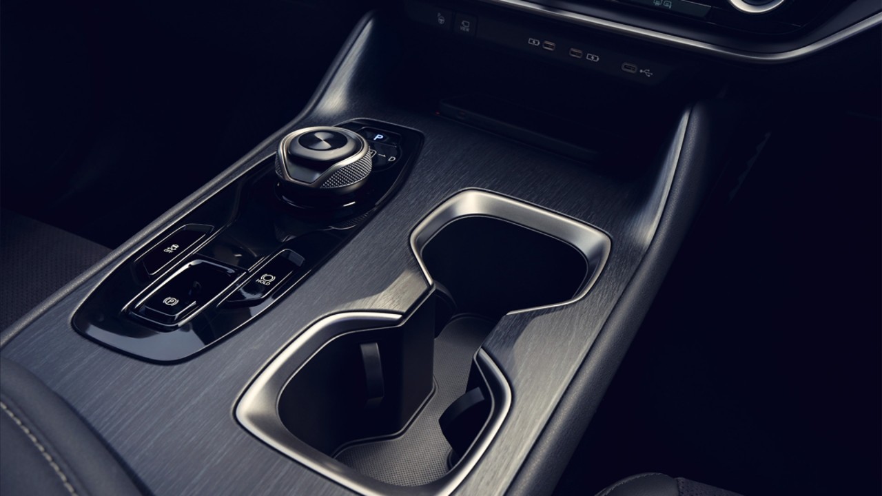 Lexus RZ 450e centre console 