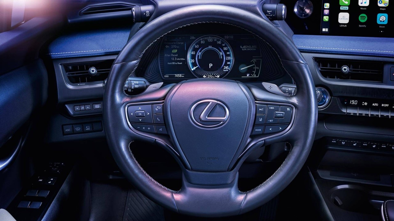 Lexus UX 300e drivers cockpit